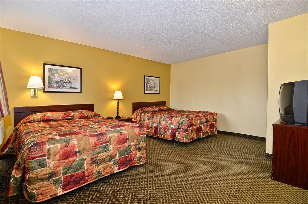 Suburban Charlotte-ballantyne 2* Pineville