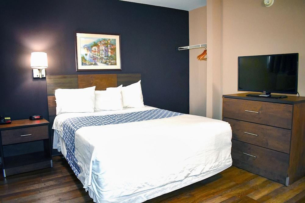 Suburban Charlotte-ballantyne Hotel Pineville